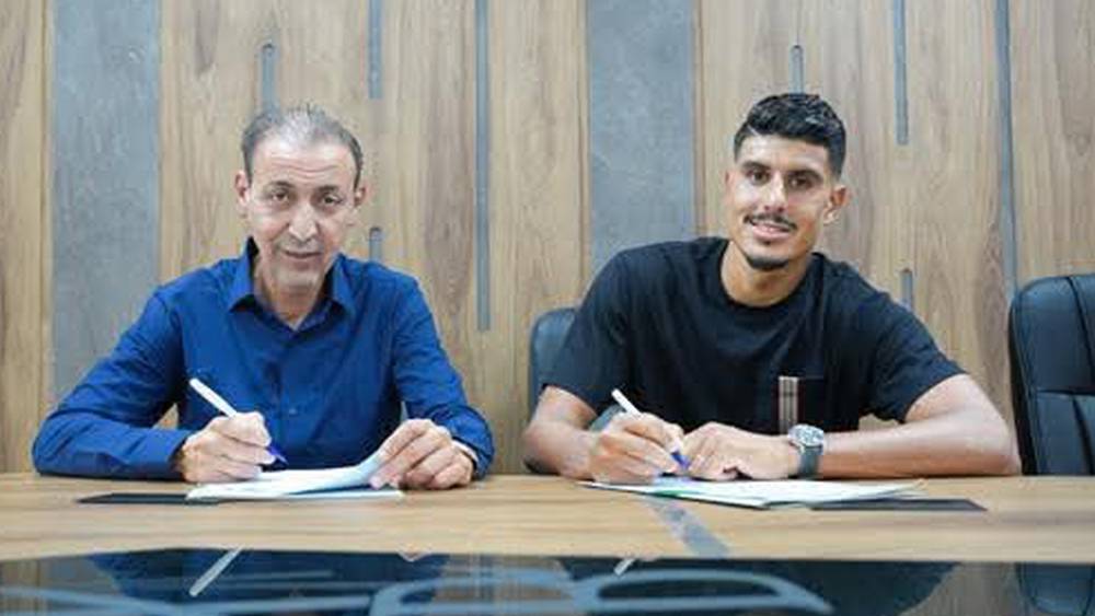 الرجاء يجدد عقد خفيفي ويُواصل سياسة الاستقرار استعدادًا للموسم الجديد