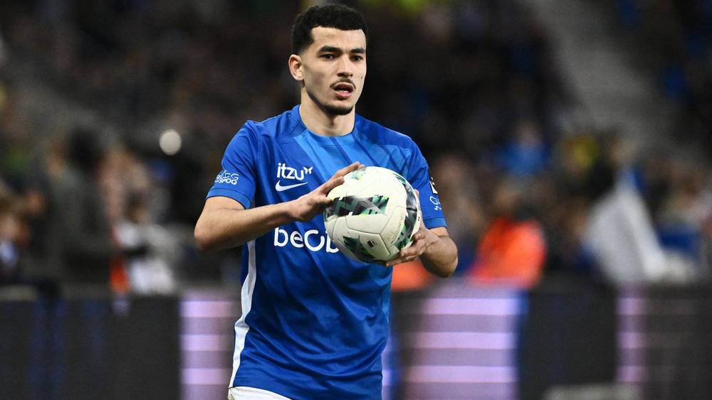 زكرياء الواحدي يتألق بثنائية سريعة مع جينك في الدوري البلجيكي