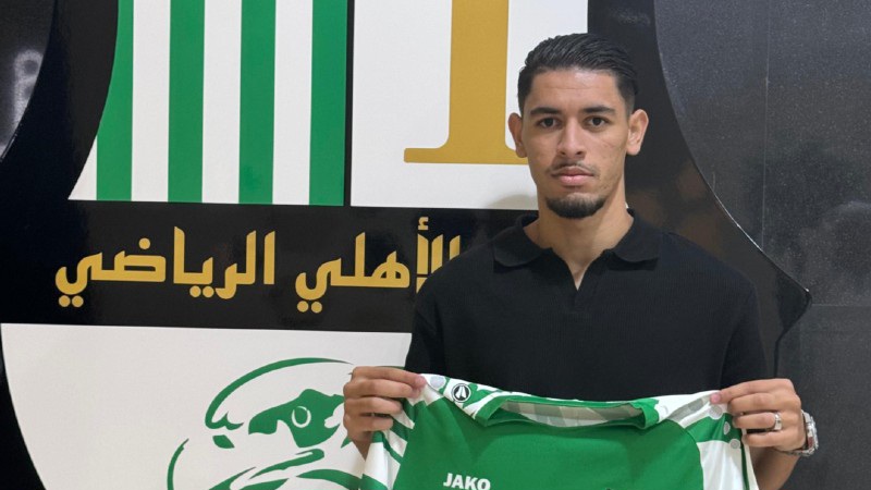 الأهلي يعزز وسط ميدانه بموهبة شابة: يانيس فتح الدين يوقع لأربع مواسم