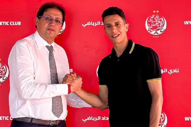 الوداد يعزّز صفوفه بضم حمزة الواسطي لموسمين