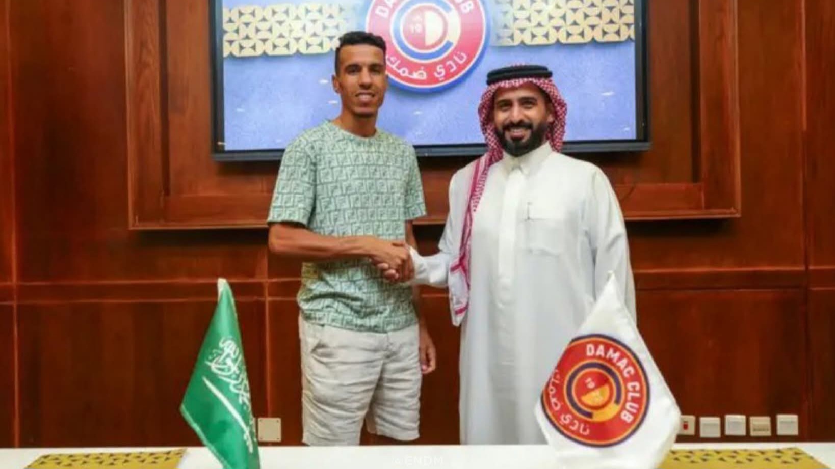 رسميًا.. ضمك السعودي يتعاقد مع المدافع المغربي جمال حركاس
