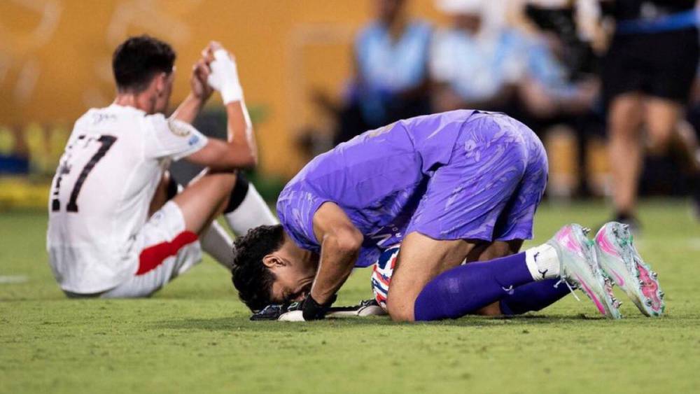 ياسين بونو ضمن أفضل 5 حراس في العالم في جائزة “ياشين”