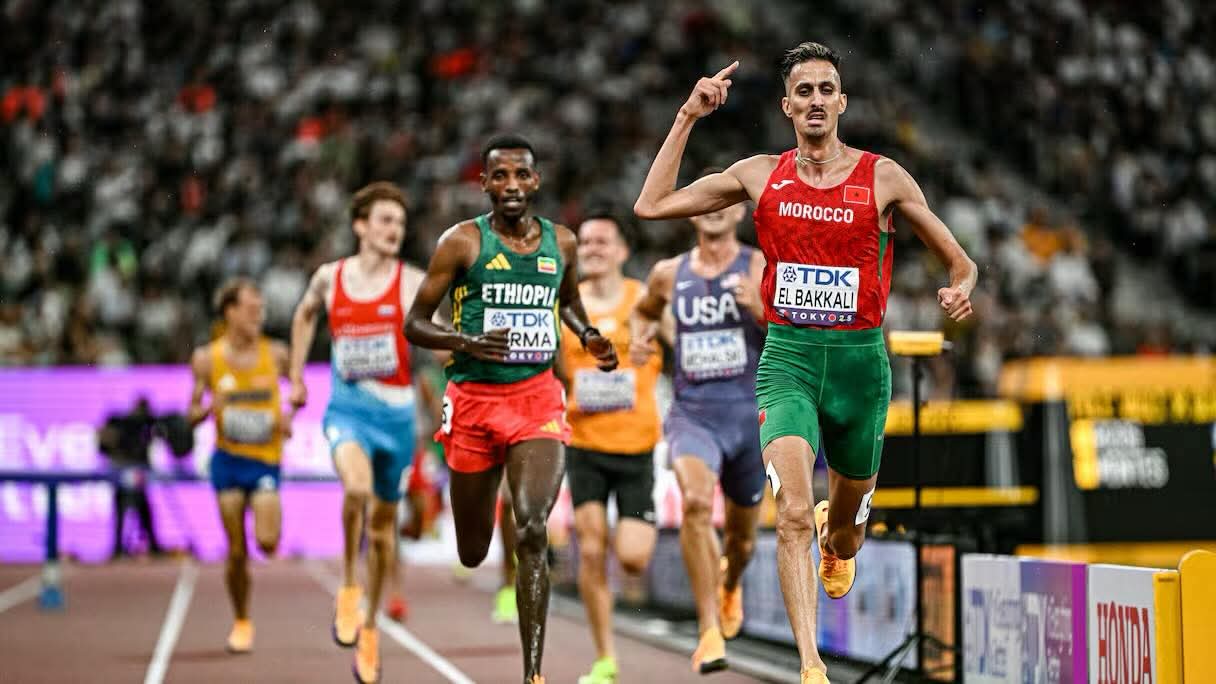 سفيان البقالي يطارد اللقب العالمي الثالث في سباق 3000 متر موانع