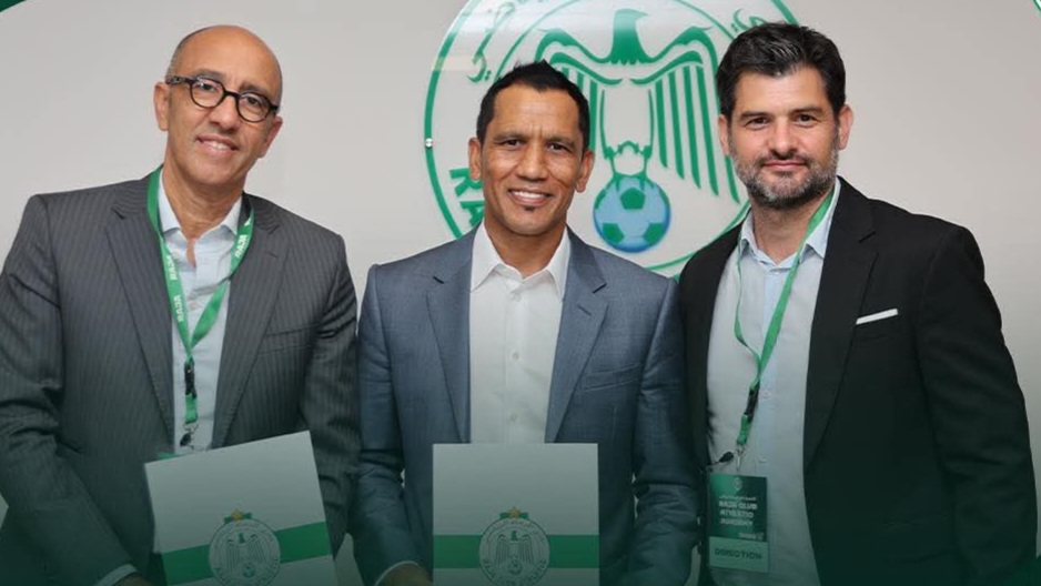 الرجاء الرياضي يعلن رسميًا تعاقده مع المدرب فادلو دافيدز
