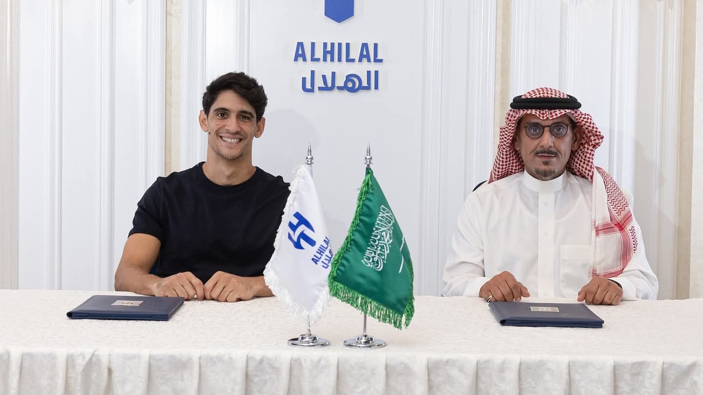 ياسين بونو يُجدد عقده مع الهلال حتى 2028: “مرمى الزعيم في أيدٍ أمينة”