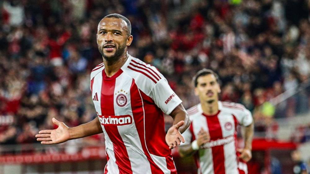 الكعبي يتألق ويقود أولمبياكوس لفوز جديد ويحافظ على صدارة الدوري اليوناني