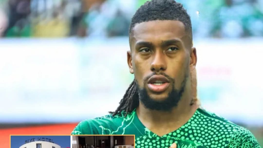 أليكس إيووبي يثير جدلاً حول فندق نيجيريا بالمغرب قبل مواجهة الغابون