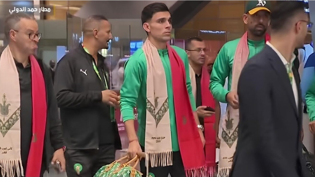 بعثة المنتخب المغربي الرديف تصل قطر وتستهل مغامرة كأس العرب أمام جزر القمر