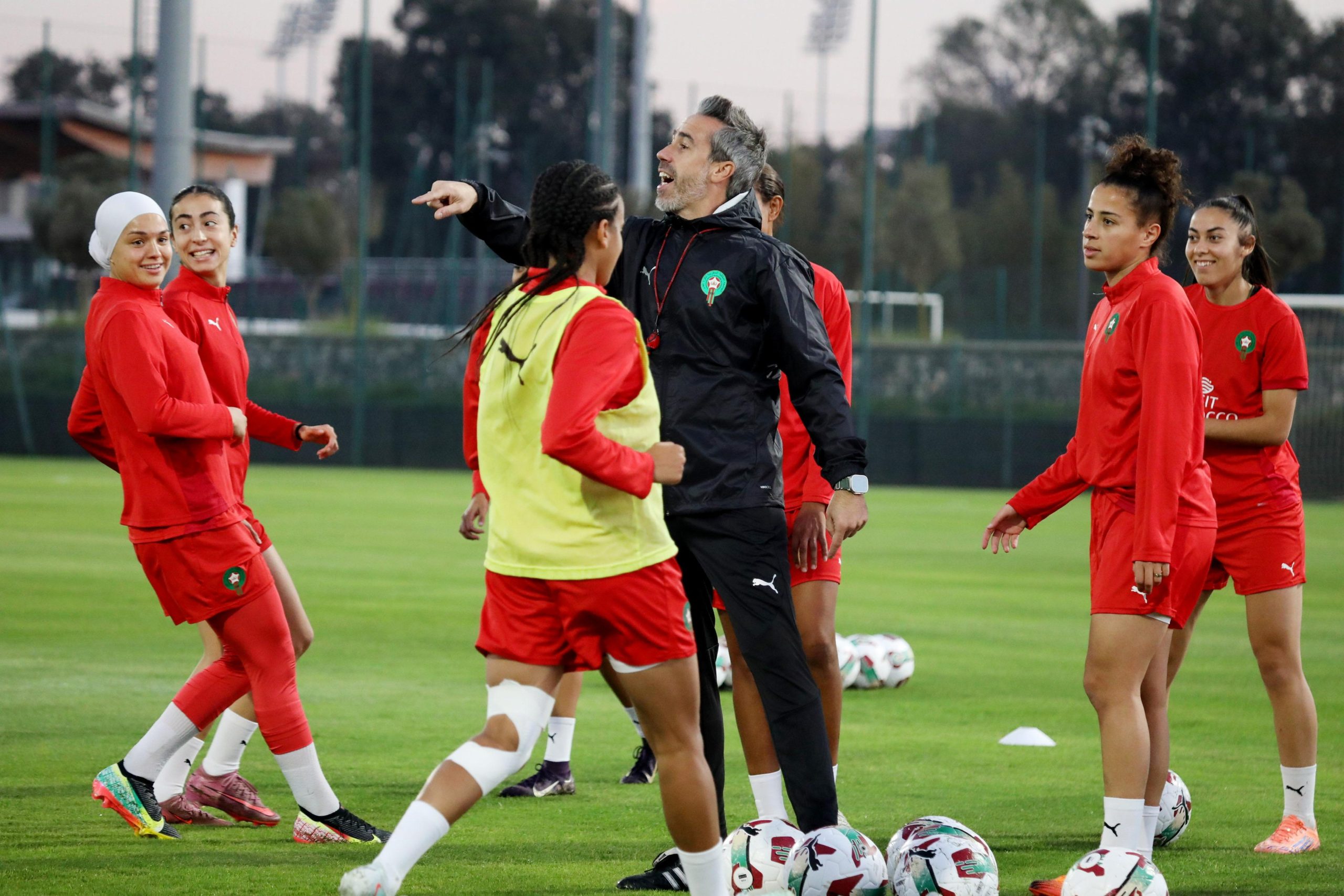 المنتخب الوطني لكرة القدم النسوية يجري آخر حصة تدريبية قبل لقاء بوركينا فاسو