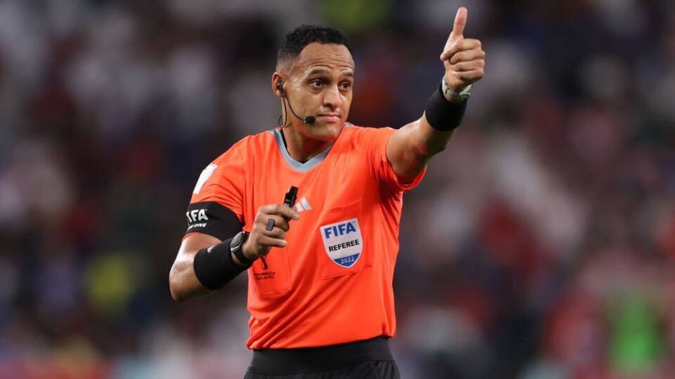 إسماعيل الفتح يقود مباراة مصر والأردن في كأس العرب بقطر