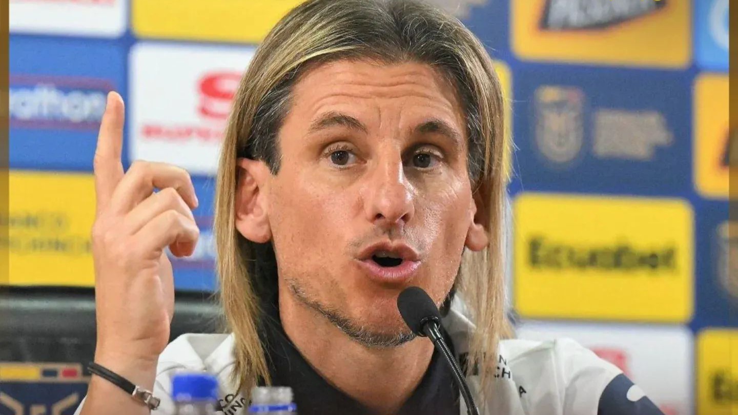 مدرب الإكوادور: “تغيير المدرب قبل كأس العالم… هل هو تفاؤل أم عادة؟”