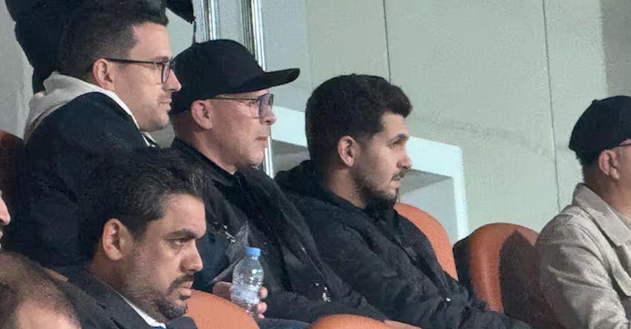 الناخب الوطني الجديد محمد وهبي تابع مباراة الجيش الملكي وبيراميدز