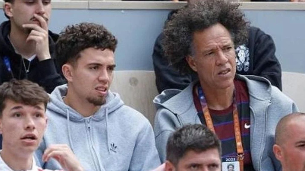 العيناوي يكشف حلم نجله نائل.. برشلونة الوجهة التي يتمناها