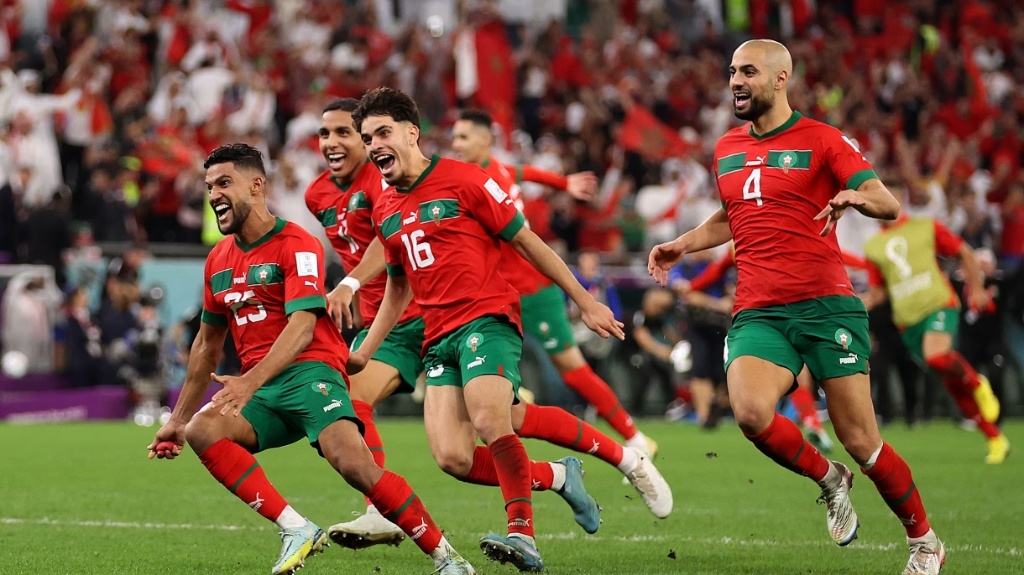 من أول مشاركة سنة 1970 إلى ملحمة قطر 2022.. المغرب يرسم مساراً تصاعدياً في كأس العالم ويستعد لمونديال 2026 بطموحات أكبر وتاريخ يُلهم الأجيال