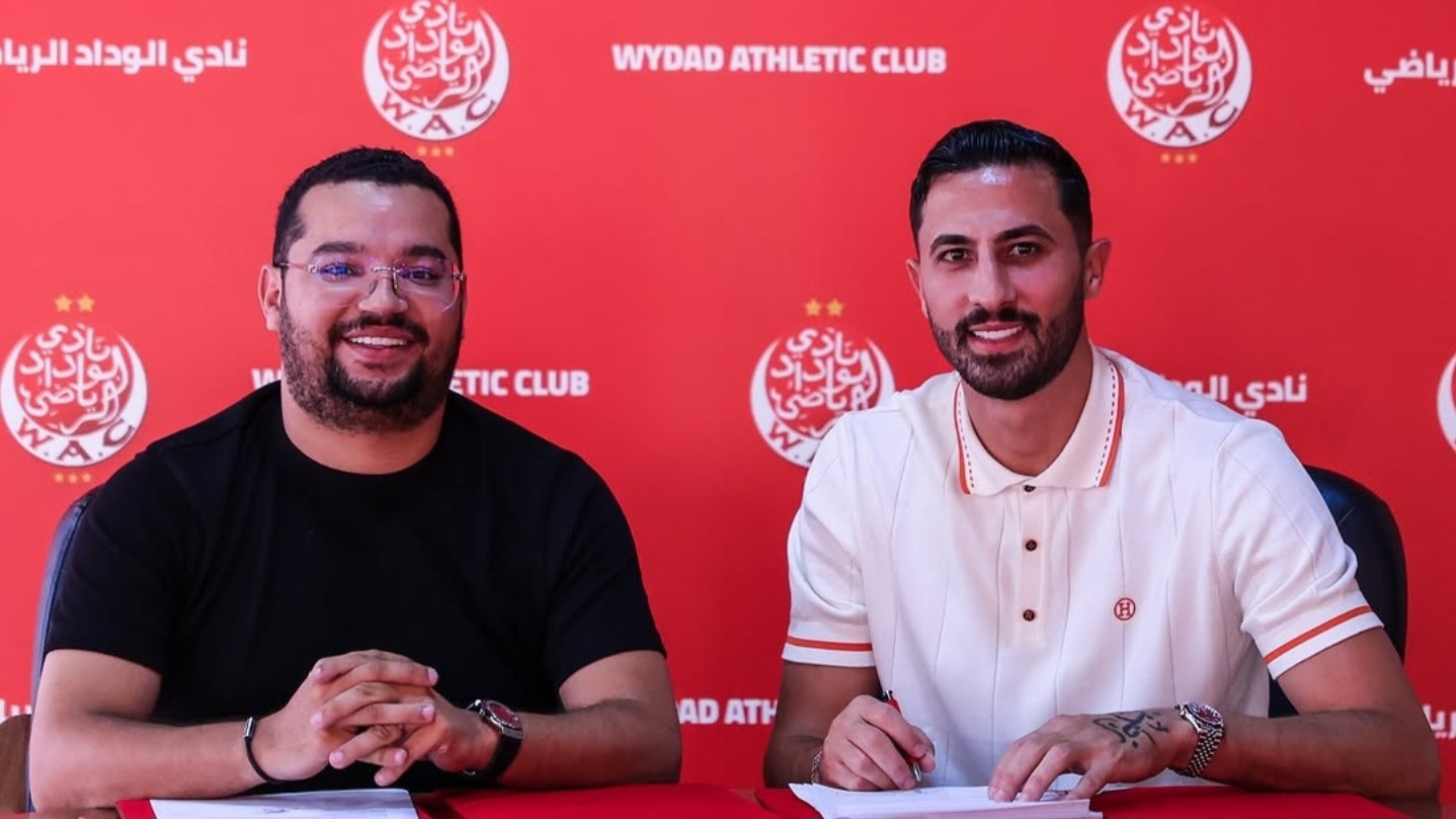 الوداد الرياضي يعلن رسميا عودة أيمن الحسوني بعقد لموسم واحد