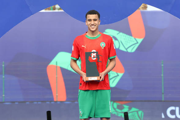 عبد الله وزان يدخل تاريخ المنتخب المغربي في أول ظهور رسمي